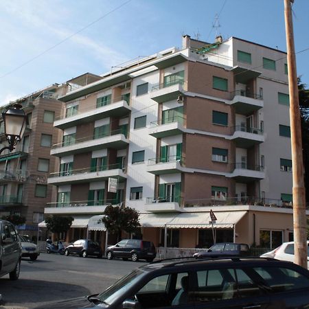 Albergo Anita Алассио Экстерьер фото