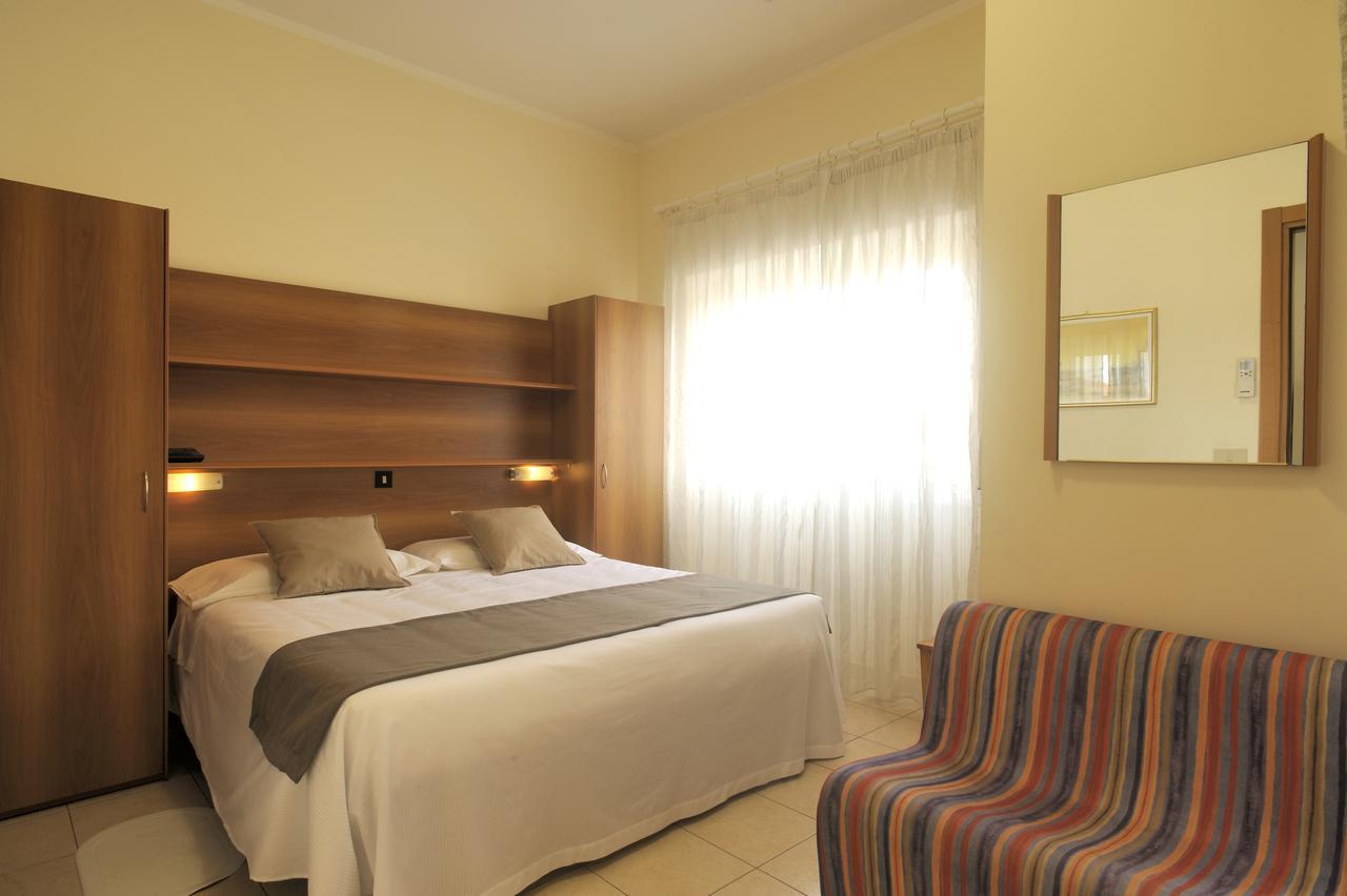 Albergo Anita Алассио Экстерьер фото