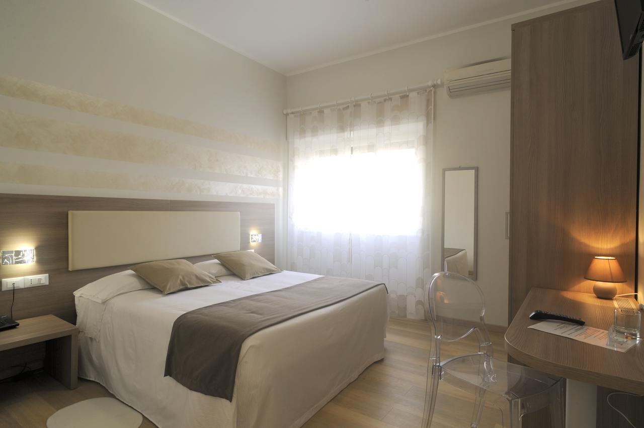 Albergo Anita Алассио Экстерьер фото